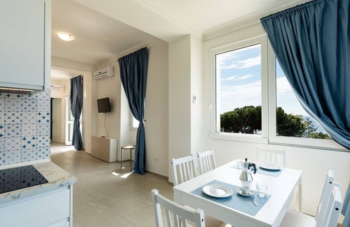 Bussana Apartment | Cosy apartment for 6 guests with A/C, WIFI, TV, balcony and pets allowed