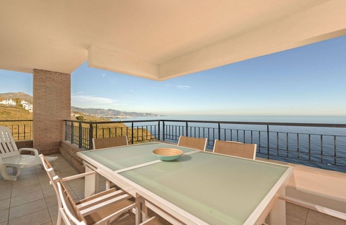 Torrox Costa Apartment | Cosy apartment for 6 guests with WIFI, A/C, pool, TV, terrace and pets allowed
