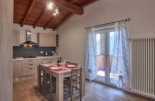Stazzona Apartment | Cosy apartment for 6 people with WIFI, pool, hot tub, TV and terrace