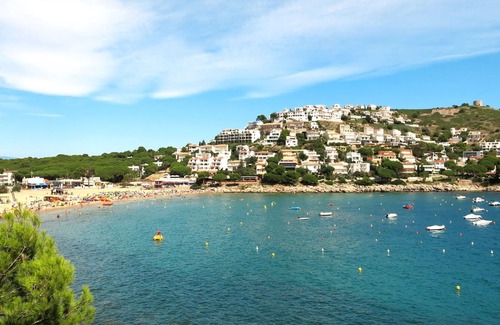 L'Escala Apartment | Cosy apartment for 6 people with A/C, WIFI, TV and terrace