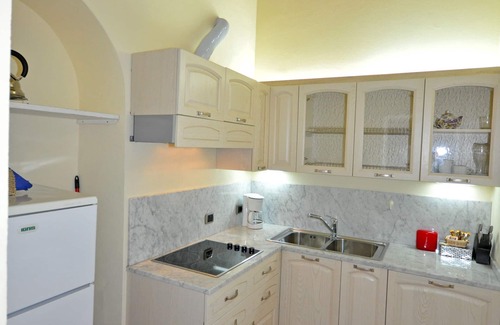 Volterra Apartment | Cosy apartment for 6 people with pool, WIFI, TV, pets allowed and parking, close to San Gimignano