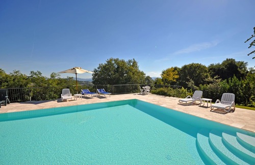 Volterra Apartment | Cosy apartment for 6 people with pool, WIFI, TV, pets allowed and parking, close to San Gimignano