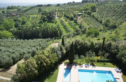 Montaione Apartment | Cosy apartment for 8 people with A/C, pool, WIFI, TV and pets allowed, close to San Gimignano