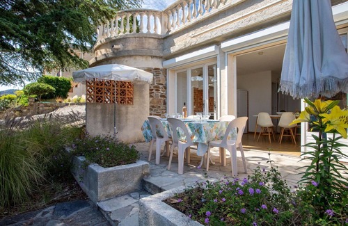 Le Lavandou Apartment | Cosy apartment for 6 people with WIFI, TV and terrace
