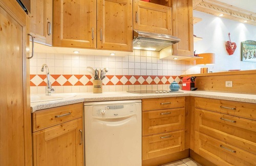 Tignes Apartment | Cosy apartment for 8 guests with WIFI, TV and balcony