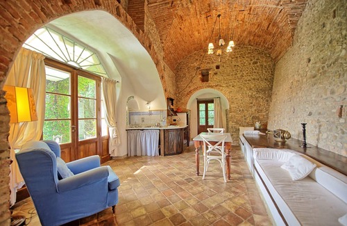 Montespertoli Other | Cosy apartment for 2 people with A/C, WIFI, pool and panoramic view