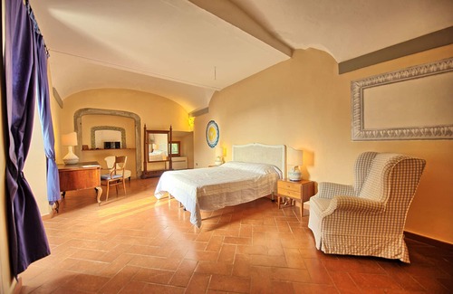 Montespertoli Other | Cosy apartment for 2 people with A/C, WIFI, pool and panoramic view