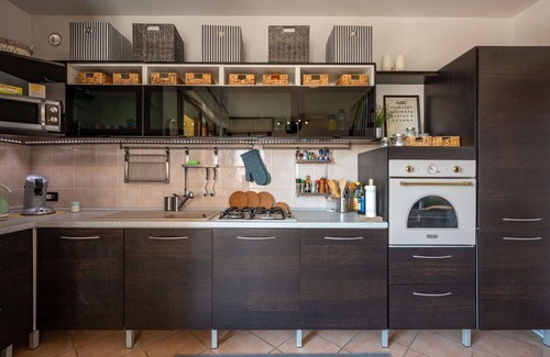 Brolo Apartment | Cosy apartment for 5 people with WIFI, pool, TV, terrace and pets allowed