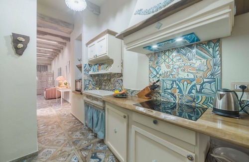 Pietrasanta Apartment | Cosy apartment for 2 people with A/C, WIFI and TV