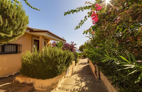 Villaputzu Apartment | Cosy apartment for 4 people with A/C, TV, pets allowed and parking