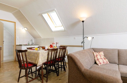 Velence Apartment | Cosy apartment for 4 people with WIFI, A/C, TV and terrace