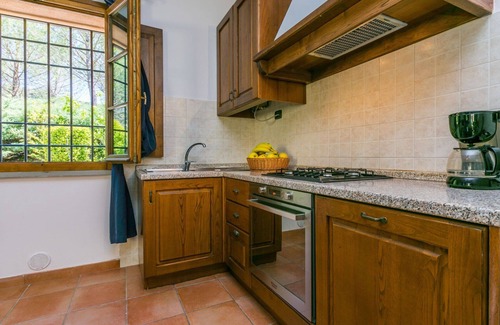 Montespertoli Villa | Cosy apartment in villa for 4 people with WIFI, pool, TV, patio, pets allowed and panoramic view
