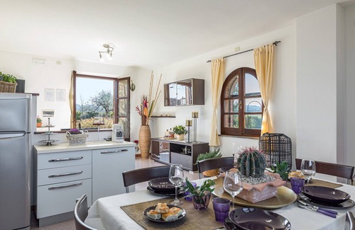 Po' Bandino Villa | Cosy apartment in villa for 5 people with A/C, pool, WIFI, hot tub, TV, veranda and panoramic view