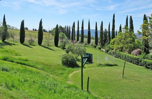 Roccastrada Villa | Cosy apartment in villa for 8 guests with pool, WIFI, TV, patio, pets allowed and parking