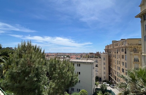 Cimiez Apartment | Cosy apartment in the heart of the city in a green setting with sea view