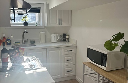 Upper Beaches Apartment | Cosy Apartment in Upper Beaches, Toronto