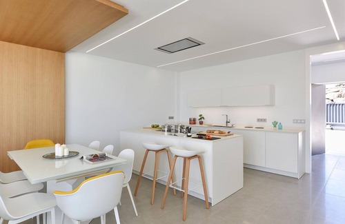 Salobre Villa | Cosy apartment in villa for 10 people with A/C, private pool, WIFI, TV, terrace and pets allowed