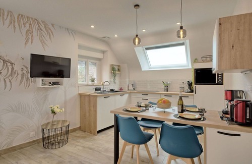 Plouhinec Villa | Cosy apartment in villa for 4 guests with WIFI, TV and terrace
