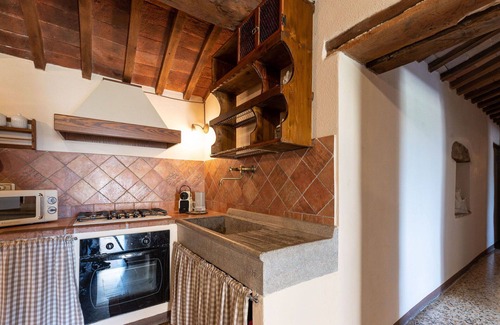 Poggi del Sasso Villa | Cosy apartment in villa for 5 people with pool, WIFI, A/C, TV, patio and pets allowed
