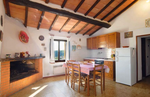 Poggibonsi Villa | Cosy apartment in villa with WIFI, pool, TV, patio and panoramic view, close to San Gimignano