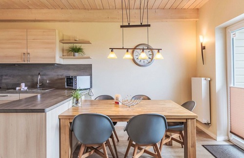 Dagebuell House | Cosy apartment in villa for 5 guests with WIFI, TV, terrace and parking