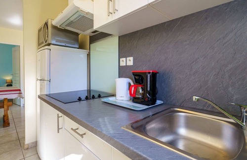 Guethary House | Cosy apartment in villa for 6 people with pool, WIFI, TV, terrace and parking