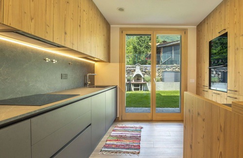 Bianzone House | Cosy apartment in villa for 8 people with A/C, WIFI, TV, terrace and pets allowed