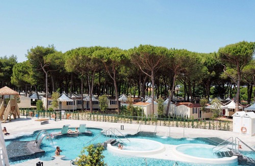 Cavallino-Treporti House | Cosy apartment in villa for 6 guests with A/C, pool, WIFI, TV and terrace