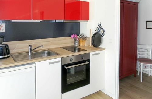 Siegsdorf House | Cosy apartment in villa for 4 guests with TV, balcony, pets allowed and parking