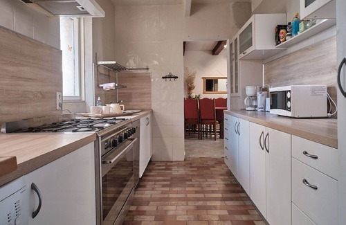 Sigonce Villa | Cosy apartment in villa with WIFI, pool, TV, patio, pets allowed and panoramic view