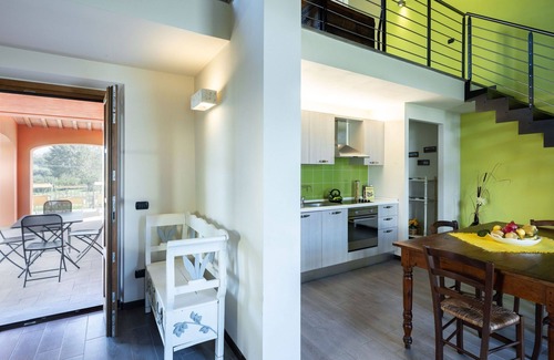 Larciano House | Cosy apartment in villa for 5 guests with WIFI, pool, A/C, TV, patio and parking