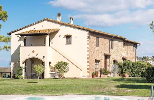 Sughera Villa | Cosy apartment in villa for 5 guests with pool, WIFI, TV, patio, pets allowed and parking