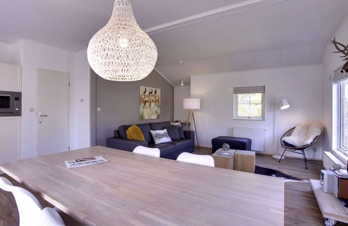 Municipality of Dalfsen House | Cosy apartment in villa for 4 people with WIFI, pool, TV and terrace