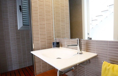 L'Ampolla House | Cosy apartment in villa for 6 people with WIFI, A/C, pool, TV, patio, pets allowed and parking