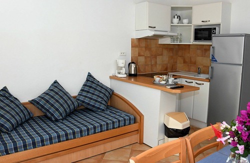 Pineto House | Cosy apartment in villa for 8 people with WIFI, pool, TV, terrace and pets allowed