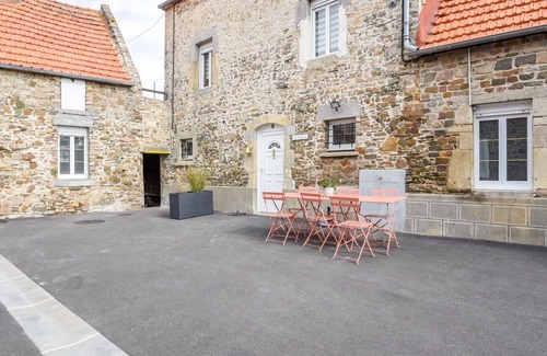 Pirou House | Cosy apartment in villa for 4 guests with WIFI and pets allowed