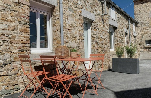 Pirou House | Cosy apartment in villa for 4 guests with WIFI and pets allowed