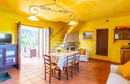 Casalbordino House | Cosy apartment in villa for 6 guests with pool, WIFI, TV and terrace