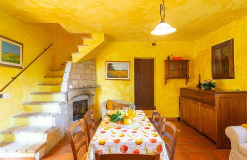 Casalbordino House | Cosy apartment in villa for 6 guests with pool, WIFI, TV and terrace
