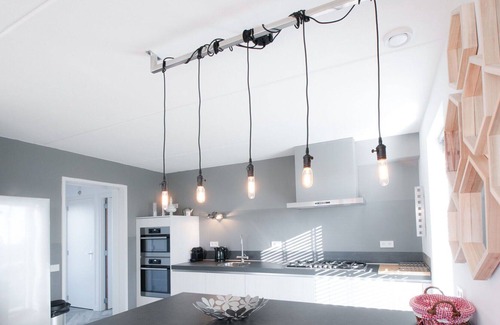 Tholen House | Cosy apartment in villa for 8 guests with WIFI, TV, terrace and parking