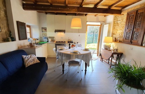 Villabuona Villa | Cosy apartment in villa for 4 guests with WIFI and pets allowed, close to Lucca