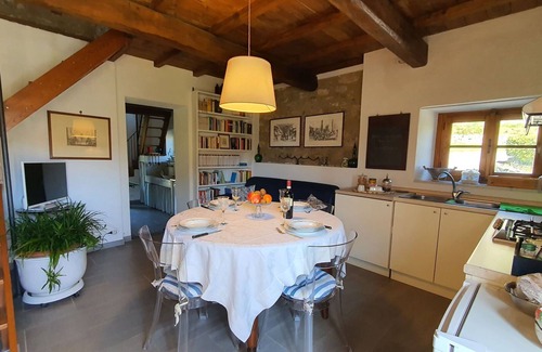 Villabuona Villa | Cosy apartment in villa for 4 guests with WIFI and pets allowed, close to Lucca