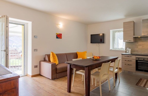 Novate Mezzola Apartment | Cosy apartment for 5 people with WIFI, TV and balcony