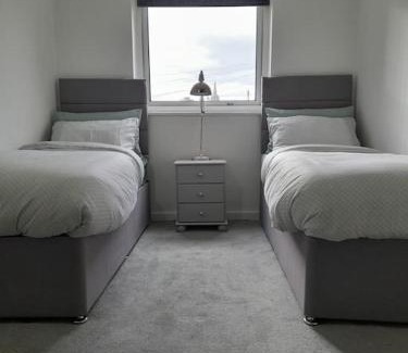 North Bitchburn Apartment | Cosy Apartment with Balcony and Breakfast