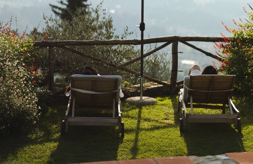 Camaiore Apartment | Cosy Apt. in Tuscan hamlet ♥ Couples Escape ♥ Bird's eye View