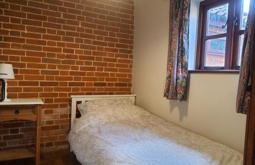 Chelmondiston House | Cosy Barn Conversion 3BR (4 pax), Quiet, Close to Pin Mill