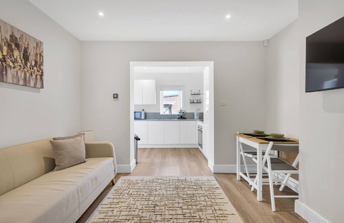 Broadstairs House | Cosy bungalow | Hot Tub | Private Parking