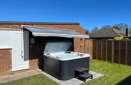 Broadstairs House | Cosy bungalow | Hot Tub | Private Parking