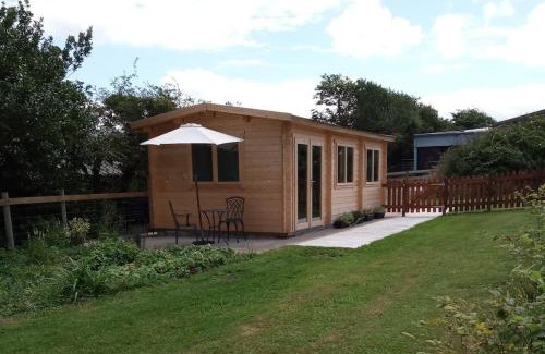 Truro Ski Chalet | Cosy cabin for two