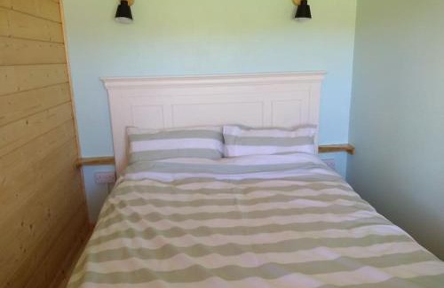 Truro Ski Chalet | Cosy cabin for two